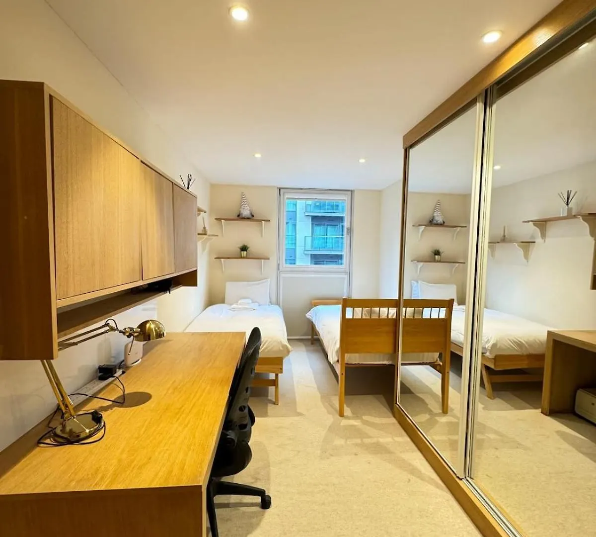 Lägenhet Contemporary 2Bd Flat Wbalcony Canary Wharf! London