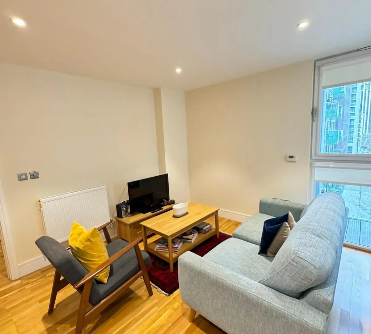 Contemporary 2Bd Flat Wbalcony Canary Wharf! London